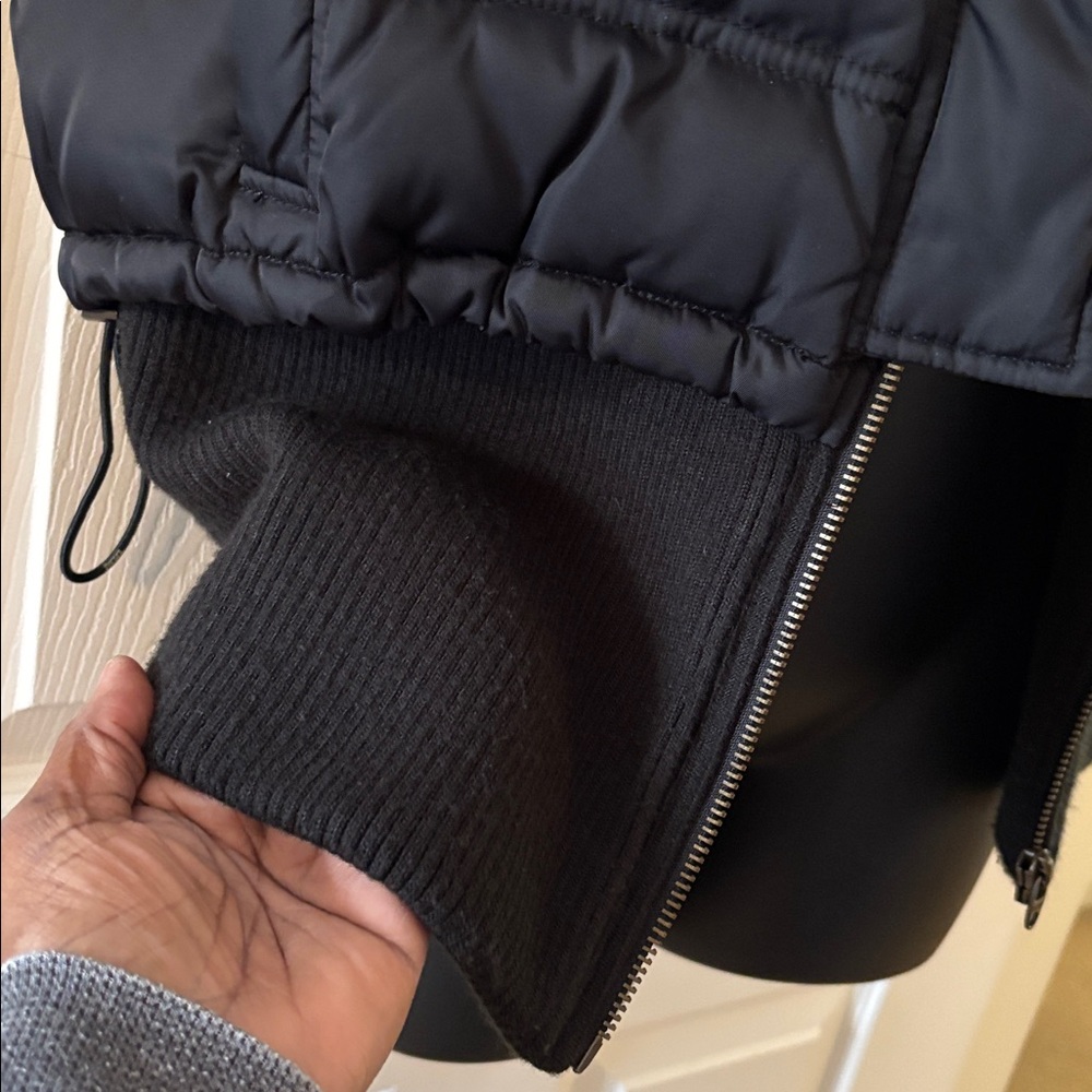 Women's Black Puffer Vest - Picture 6 of 10
